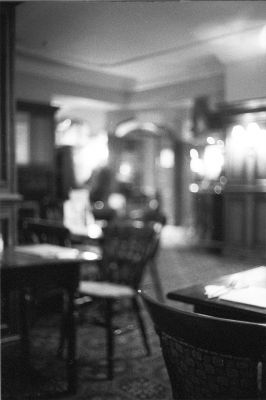 Pub à Sheffield (uk)
Revue 400SE ou Vivitar 35ES, je sais plus...
Mots-clés: pub bar sheffield