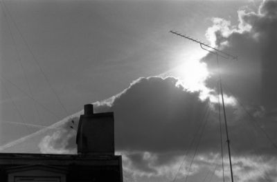 Improvisation Triangulaire VII
M6 - Voigtlander 75/2.5 - Trix - Rodinal
