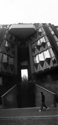 La folie en tête
Horizont - Trix 400 Id 11 1+1
