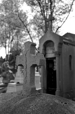 La croix d'Alexandre
Pére Lachaise

Minolta CL - Rokkor 40 CLE - TriX - ID-11 1+1
Mots-clés: Cimetière