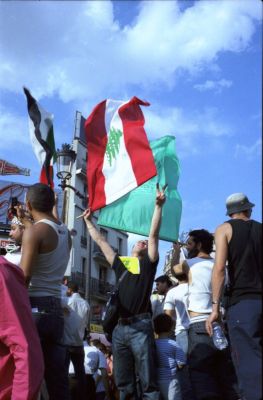 Ventération
Manifestation fin Juillet 2006 contre la guerre au Liban ?  Pigalle.

Minox 35 GT, Kodak VR 400.
Mots-clés: Manif - Liban - Guerre