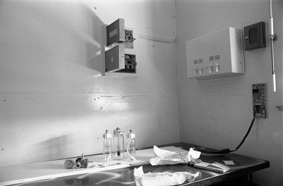 Nature morte
Une clinique abandonnée en Ile de France.

Pentax LX - Foma 100 
Mots-clés: Friche - Clinique