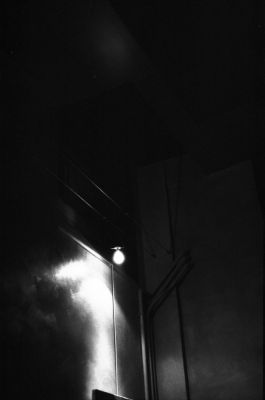 Atelier 57
Lors d'un concert.

Pentax LX - 50/1.7 - HP5+ ?  3200
