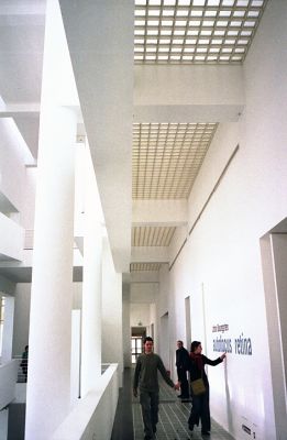 MACBA 5
Museu d'Art Contemporani de Barcelona
Archi : Richard Meier

Minox 35 EL - Superia 200
