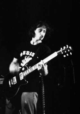 Zelazowa 3
Concert d'un groupe rock alternatif ricain "Zelazowa" à l'espace B.

Pentax LX - 50/1.7 SMC-M à 1.7 - Vitesse 1/15s - Hp 5 à 3200
Mots-clés: Concert - Rock