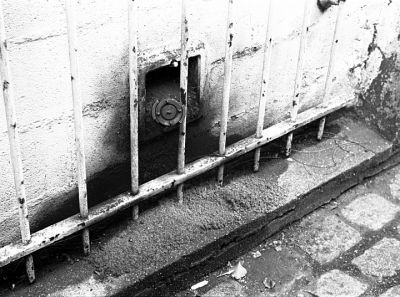 Pétroléum
M6 - Ménilmontant
Mots-clés: Paris - Menilmontant