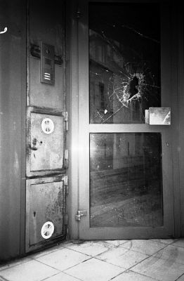 Toc toc
Auxerre 

Leica Mini - APX 100
