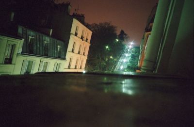 Ca penche
Montmartre penchée, moi bourré.

Olympus XA
Mots-clés: Paris - Nuit