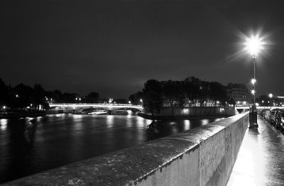 The Island
Ile de la cité

Pentax LX - smc-m 28/2.8 - Rollei Retro 100
Mots-clés: Paris - Seine - Nuit