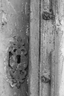 serrure rue de la barrière
Fujica605stn / pentacon 50mm f1.8 / triX400 / ID11
