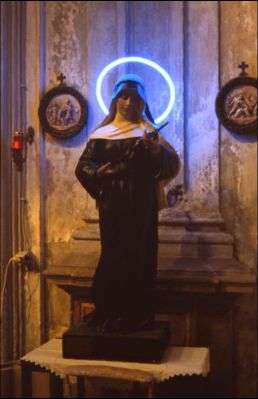 On n'arrête pas le progrès
Dans une église en Sicile
Minox 35 (environ 1 seconde) ?  main levée
