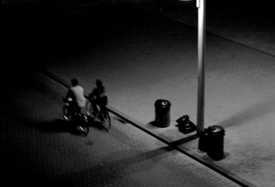 Couple de cyclistes
Sur la digue de la mer du nord
Mots-clés: echange_photos digue cycliste nuit n&b velo