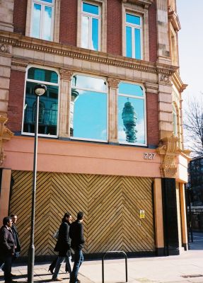 Reflection
Mots-clés: Yashica T4 Carl Zeiss London Street Reflection