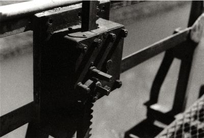 Mécanisme vanne
Un mécanisme de vanne du canal de Brienne à Toulouse.

Minolta XD-5
Rokkor MD 50/1,7
Ilford HP5
Mots-clés: Vanne Toulouse XD5 HP5