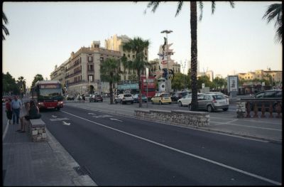 le bus-barcelone
Barcelone - Contax Aria - Distagon 35mm f/1.4 - 100 iso
