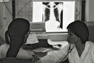 négatif humain ou miroir intèrieur
Mots-clés: médecine vietnam  portrait négatif