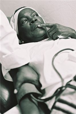détachement
Depuis 98, on pensait lilian thuram unique, et bien cette photo prouve le contraire!!!
Mots-clés: medecine congo attente