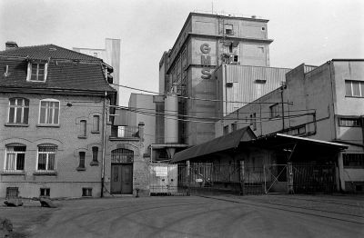 Port autonome
Leica R6.2 Elmarit 35mm HP5+ D76 1+1
