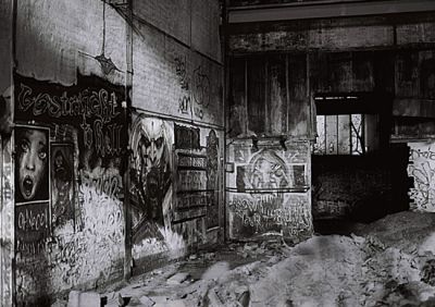 Une ballade dans une Friche Industrielle
Un Cri dans la Friche ...
