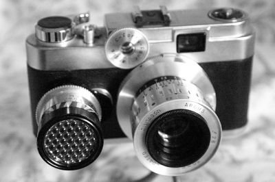 Argus C44
Une vue de face de ce "télémétrique" avec sa très étonnante cellule couplée
