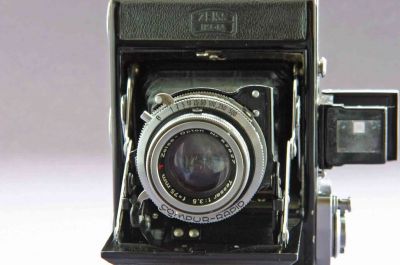 Zeiss ikonta 521
Un achat surprise samedi soir chez un ami qui m'avait dit : j'ai un vieux kodak...

