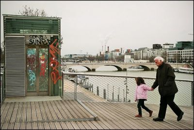 vers Bercy
Nikon N90, 50/1.8 AFD, superia 400
