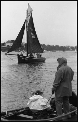 Arrivée de vieux gréément, Etel - Morbihan
Nikon F3 - Nikon 50/1.8 - Tri X
