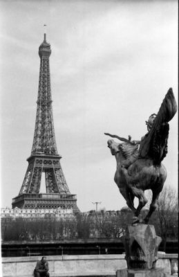 A l'assaut de la Tour
Boitier : Zorki 4 + Jupiter 8
Film : Ilford HP5+
Révélateur : Kodak D-76 (1+3)

