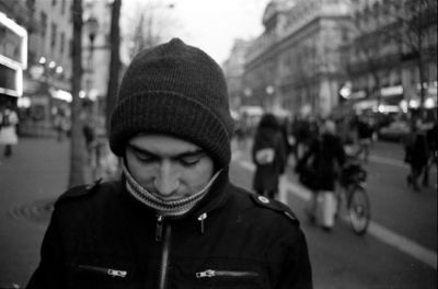 Adrien
Film : Ilford HP5 400
Révélateur : Kodak D-76 (1+1)
