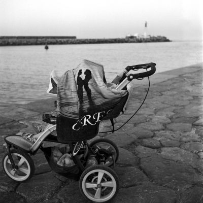 Forsaken love
Clin d'oeil avec mon Rolleiflex
Mots-clés: Clin d'oeil Rolleiflex