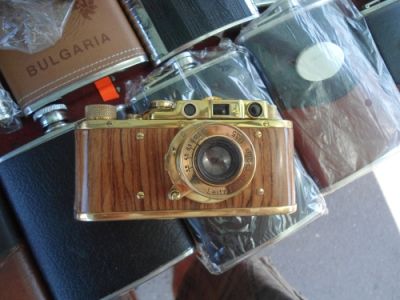 Leica II
un Fed maquillé ?
