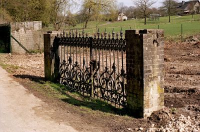 Porte fermée?
Contax RTSIII / Planar 50mm 1.7 sur Fuji Superia 400
Mots-clés: Contax RTSIII Portes