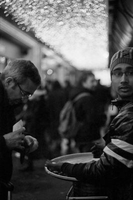 Chaud
Nikon FE2 Helios 44 58mm f2 - TriX 400@1600
Mots-clés: Nikon FE2 street