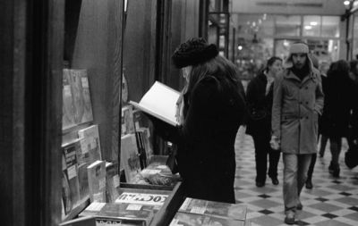 La lectrice.
Nikon F4 - Tmax 400 - 50mm. afd f1.4
