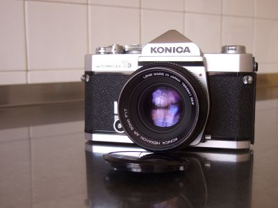 Konica Autoreflex T3 et Hexanon 
