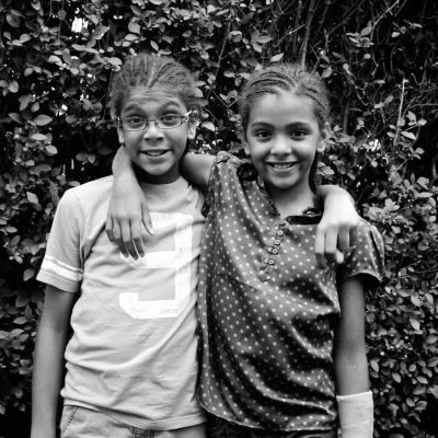 Siblings
Rolleiflex 3.5 F Planar, Canoscan 9000F


