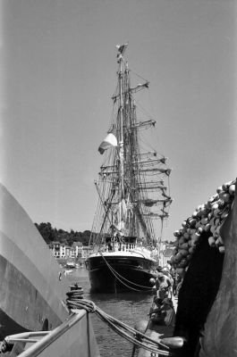 Le Belem dans le port de pêche
Nikon F3 Nikkor 50mm F/1.8
Ilford HP4 125
Mots-clés: Nikon F3 reflex