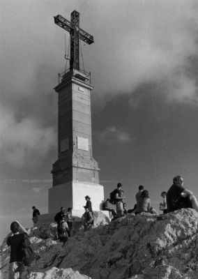Croix de Provence.
