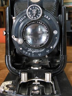 Voigtlander Vag 1930 ou 31
Objectif Skopar 135mm/4.5

