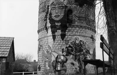 Un château d'au en pays d'Ouche
Exakta Varex IIa, 50mm Tessar, Rollei Rétro 80S.
