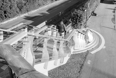 Pont Jeanne d'Arc - Rouen
Zeiss-Ikon S310, Kodak double X dans Microphen 1+3
