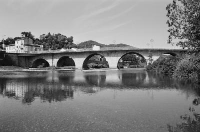 Pont Vieux - Alès (Gard)
Juillet 2026 - X500 + Ilford XP2
