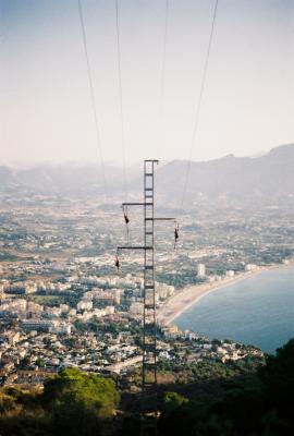 01
Canon A1 / canon FD 50mm 1.8 / Kodak gold iso 200
Mots-clés: Poteau électrique