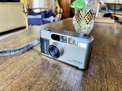 Contax T2
