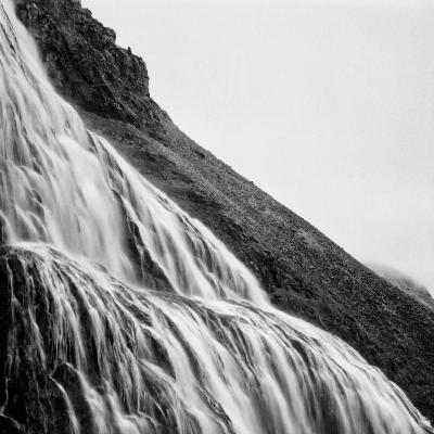 Cascade de Dynjandi 1
Dans les fjords de l'Ouest de l'Islande
Rolleicord, Kentmere 100 ASA (Rodinal 1+25)
Mots-clés: Cascade de Dynjandi 1